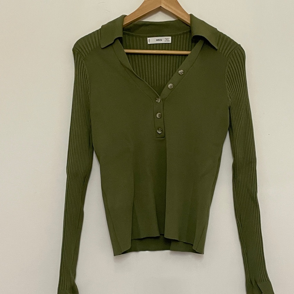 Mango. Polo neck. Long sleeve. Size M . new without tag